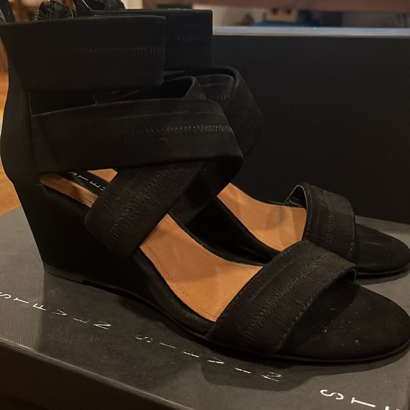 Like New Steven by Steve Madden 7.5 black wedge sandal - Picture 2 of 3